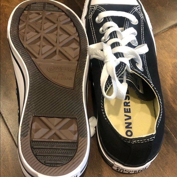 CONVERSE CHUCK TAYLOR ALL STAR LOW TOP SNEAKER NWOT - Picture 13 of 16